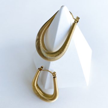 Sık Yaylı Çelik Gold Küpe - Görsel 2